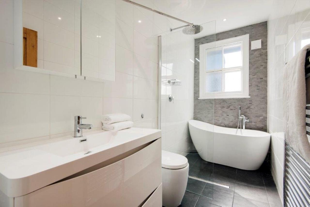 Modern Family Home In London Close To Amenities And Train 외부 사진