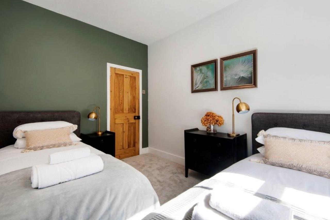 Modern Family Home In London Close To Amenities And Train 외부 사진