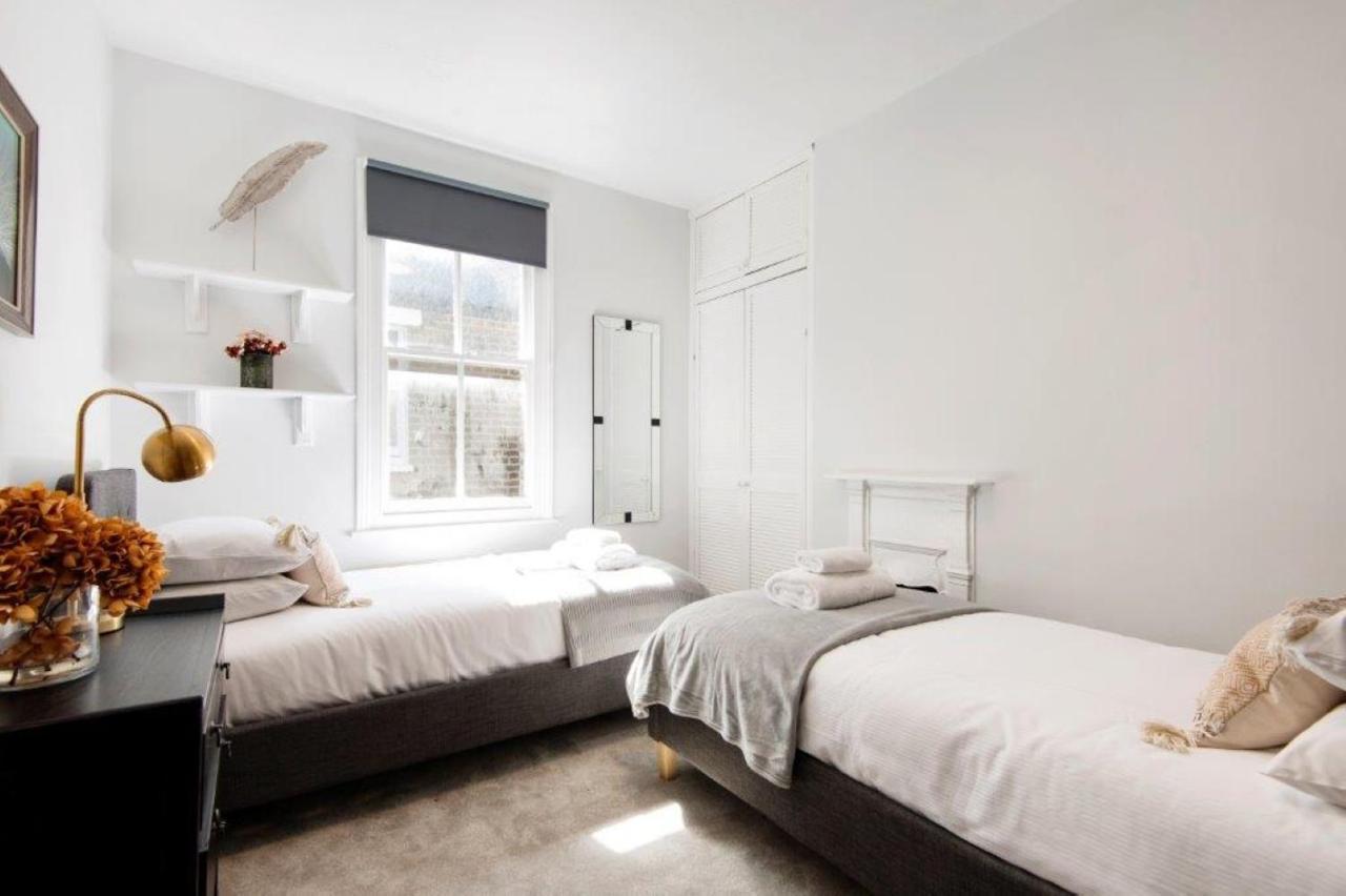 Modern Family Home In London Close To Amenities And Train 외부 사진