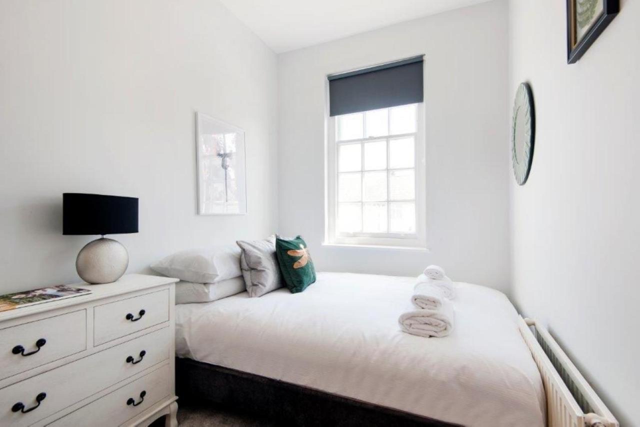 Modern Family Home In London Close To Amenities And Train 외부 사진